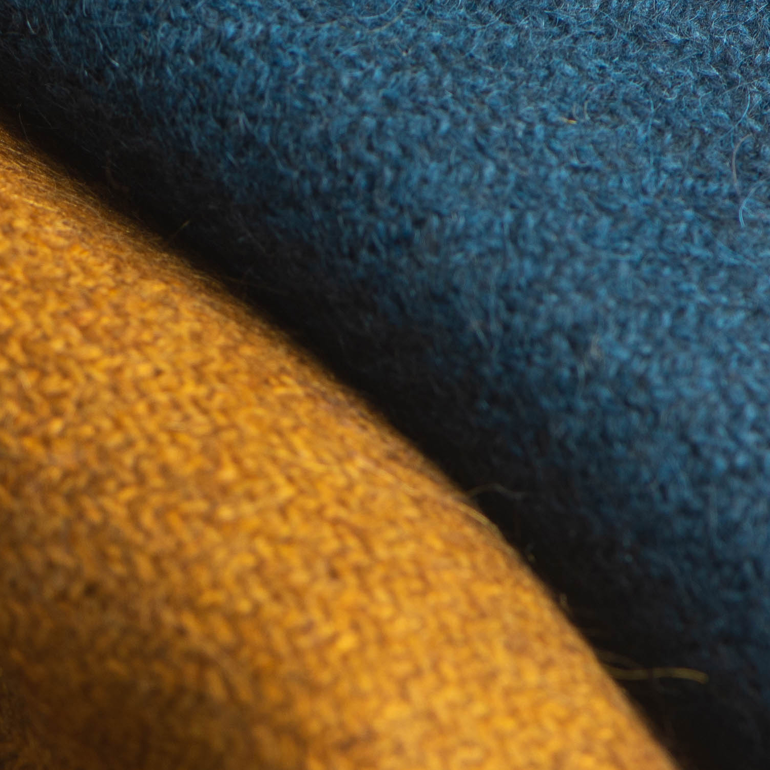 Yak navy golden